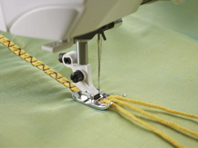 Husqvarna Accessories - Three Hole Yarn Foot - H9206150-96